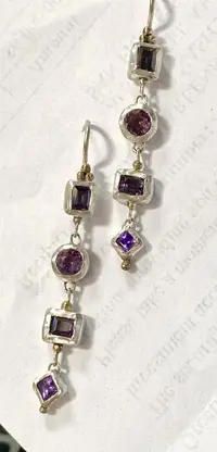 ../images/earrings/IMG_0970.webp